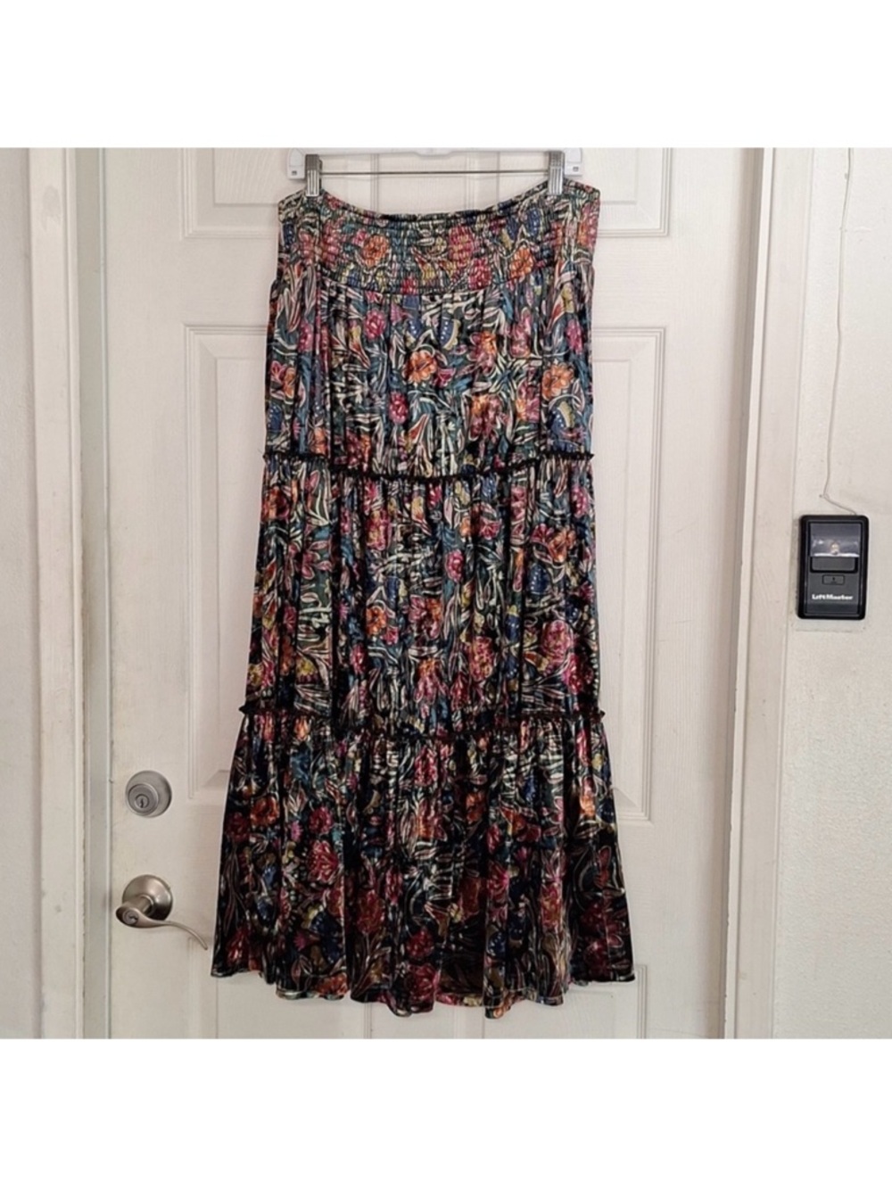 Women’s Natural Life Maxi Skirt Size XL